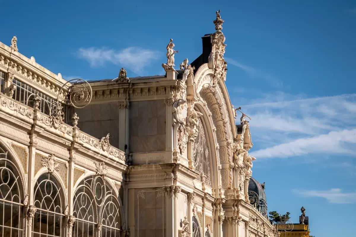 Detail na kolonádu Mariánských lázní